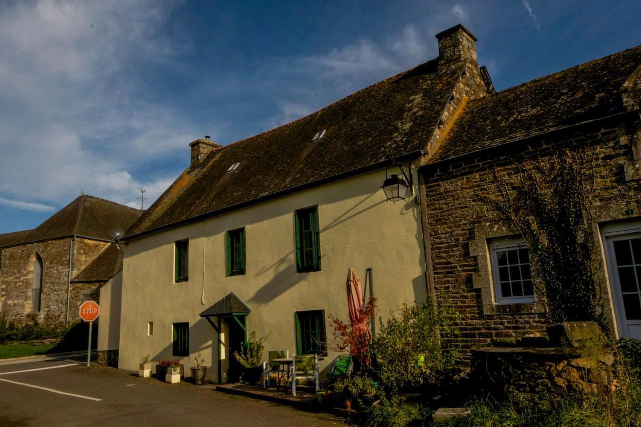 Auberge Le Canard Qui Rit Plélauff Εξωτερικό φωτογραφία