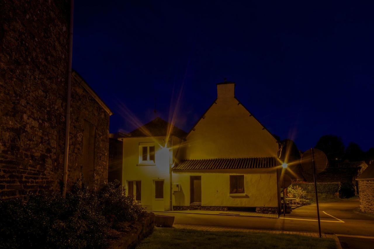Auberge Le Canard Qui Rit Plélauff Εξωτερικό φωτογραφία