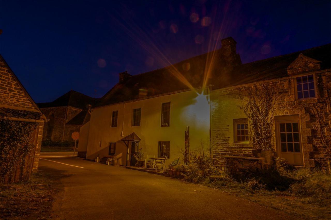 Auberge Le Canard Qui Rit Plélauff Εξωτερικό φωτογραφία